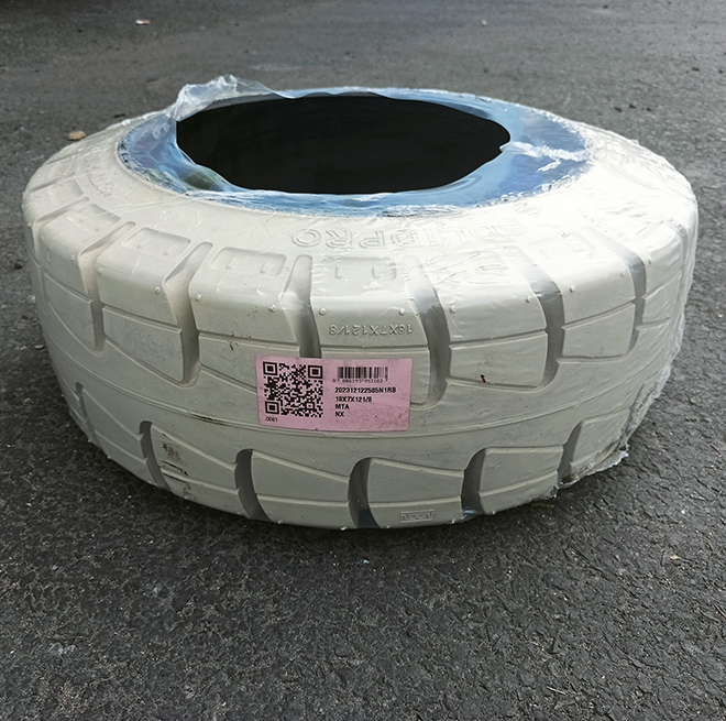 dac-diem-vo-xe-nang-mau-trang-18x7x12 1-8